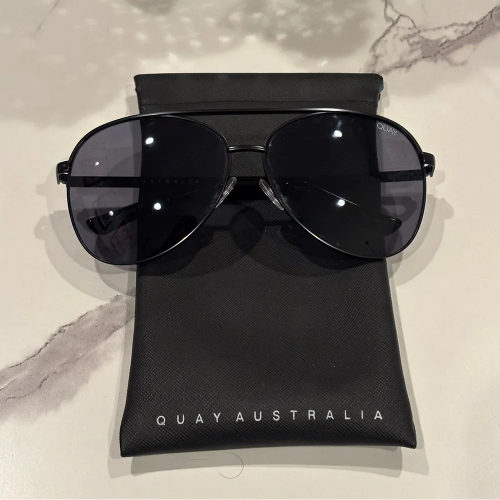 Quay Australia Dark Aviator Sunglasses - Picture 1 of 10